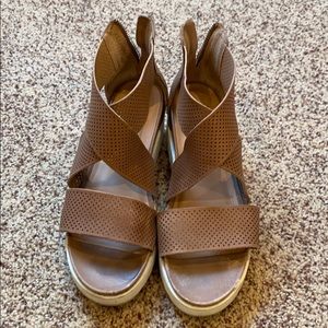 Steve Madden platform sandals